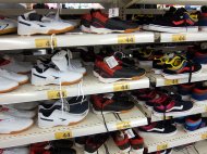 W ofercie Auchan wygodne i lekkie buty sportowe do biegania, ...
