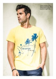 T-shirt męski z nadrukiem w sportowym stylu oraz bermudy