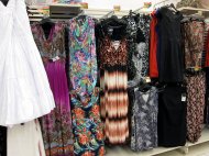 Maksi sukienki to hit tegorocznego lata - dostępne w Auchan ...