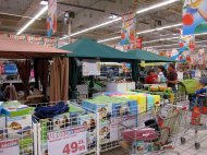 W Auchan znajdują się materace kempingowe, maty turystyczne, ...